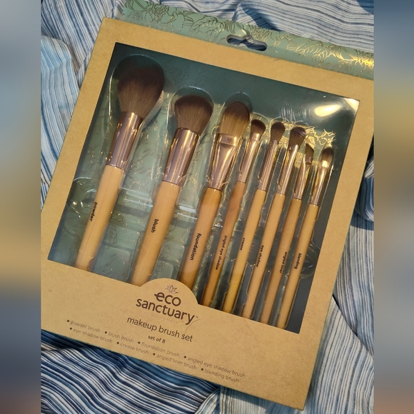 NWT!! Eco Sanctuary Makeup Brushes - Picture 2 of 8
